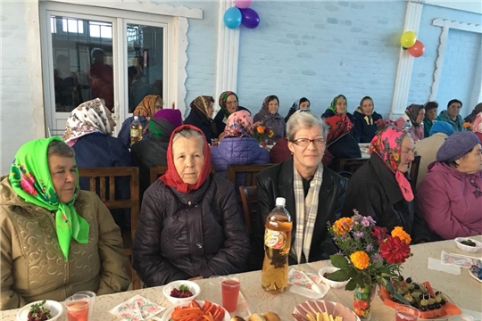 СЛАВИМ ВОЗРАСТ ЗОЛОТОЙ – В КАНАШСКОЙ РАЙОННОЙ БОЛЬНИЦЕ ПРОШЁЛ ДЕНЬ ПОЖИЛОГО ЧЕЛОВЕКА