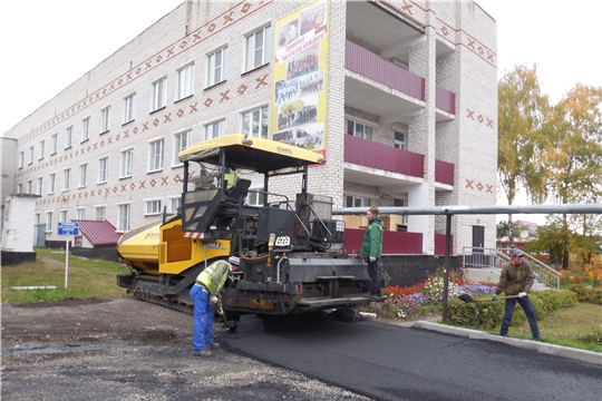 У  КАНАШСКОЙ ЦРБ  НОВОЕ  ДОРОЖНОЕ ПОЛОТНО