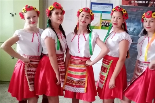 На зональном этапе Республиканского фестиваля – конкурса детского художественного творчества «Черчен чечексем» («Цветы Чувашии») свое мастерство показали и танцевальные коллективы Ямашевского СДК