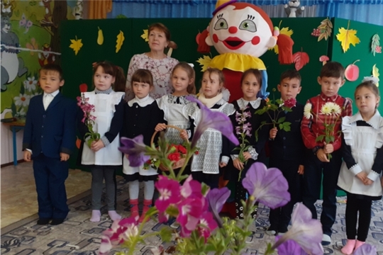 В волшебном мире сказок: МБДОУ "Вутабосинский детский сад "Колокольчик" малыши посмотрели кукольный спектакль по пьесе Л. Рындиной "Беззаботный зайка"