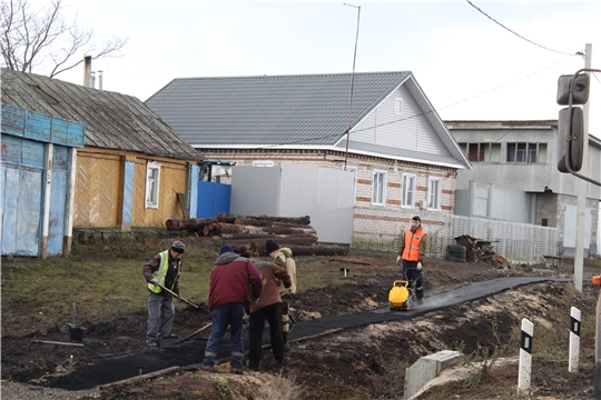 В с.Шибылги строится асфальтированный  тротуар