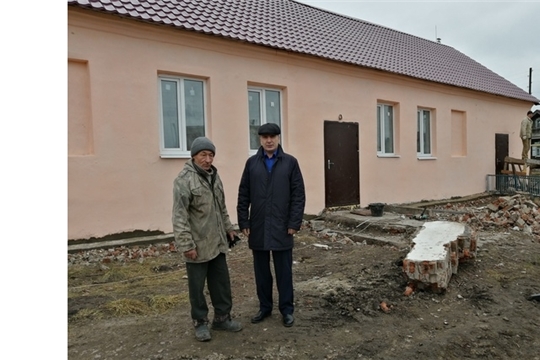 Продолжается ремонт Верхнеяндобинского сельского клуба