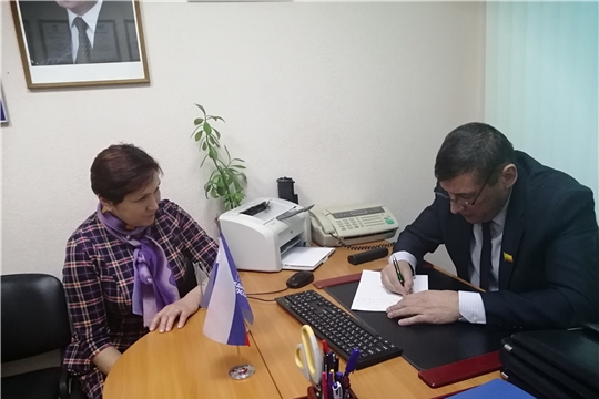 В рамках декады приема граждан депутатами Всероссийской политической Партии «ЕДИНАЯ РОССИЯ» провел прием граждан 28 ноября депутат Канашского районного собрания депутатов Юнусов Д.Р.
