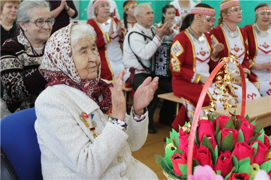 90-летний юбилей отметила жительница д. Напольные Котяки, ветеран педагогического труда с 37-летним стажем  Е.А. Германова