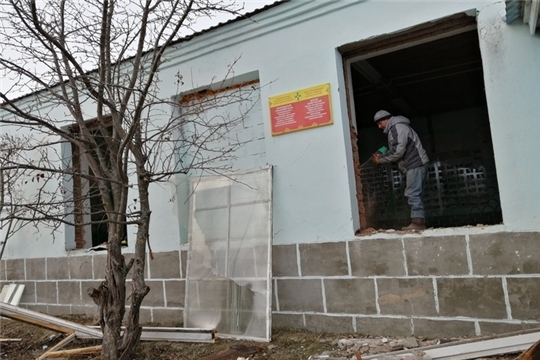 Новые окна в Мокринском сельском клубе