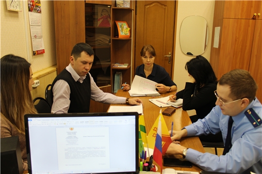 С участием помощника прокурора Канашской межрайонной прокуратуры состоялось заседание комиссии по вопросу погашения задолженности за потребленные энергоресурсы