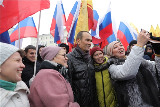 В Чебоксарах в митинге-концерте, посвященном Дню народного единства, приняли участие более 5 тысяч горожан и гостей столицы Чувашии