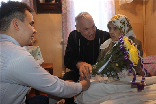 90-летний юбилей отмечает труженица тыла, ветеран труда Богомолова Сарра Николаевна