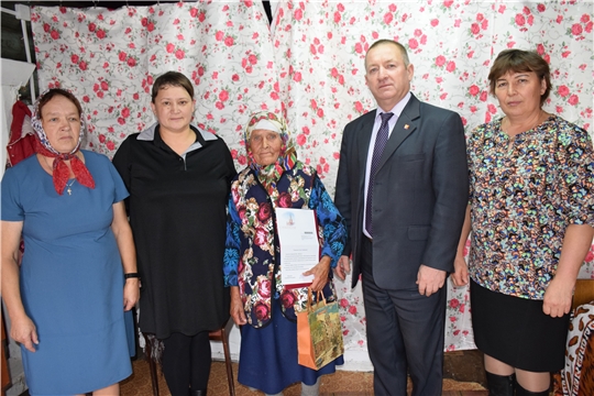 Руководство Красночетайского района продолжает поздравлять с юбилейными днями рождения ветеранов - долгожителей