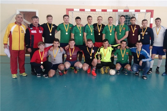 Красночетайские мастера кожаного мяча удостоились золотых наград первенства Чувашии по футболу