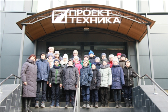 В рамках «Недели волонтеров - профориентаторов» ученики Красночетайской школы посетили Шумерлинский завод спецавтомобилей