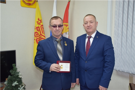 За активное участие в профсоюзном движении - юбилейный знак «100 лет Профсоюзу работников АПК РФ»