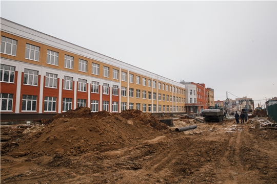 Иван Моторин проинспектировал ход строительства в Чебоксарах нового ледового дворца, двух детских садов и школы на 1600 ученических мест