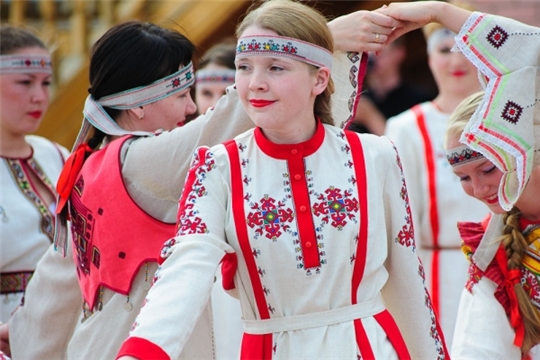В национальных костюмах народов Чувашии хранится их история