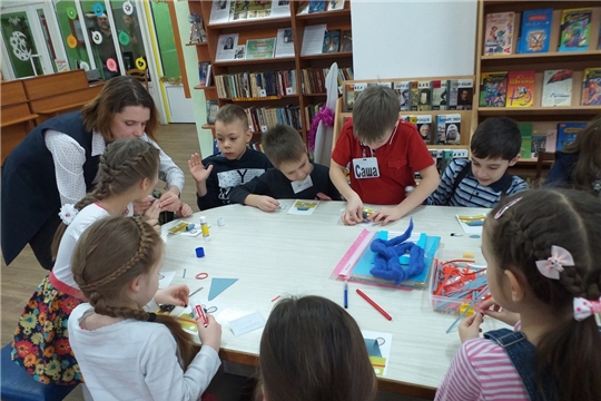 В библиотеке им. В. Маяковского состоялся благотворительный новогодний праздник для многодетных и малообеспеченных семей