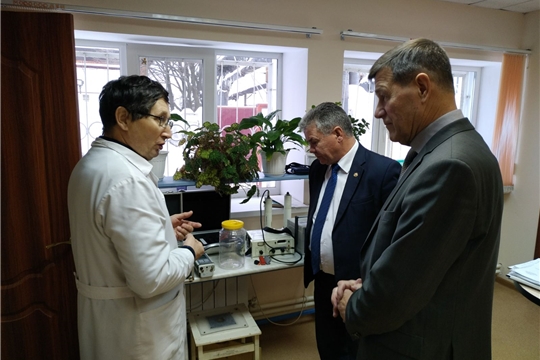 Министр Иван Исаев посетил Чувашский республиканский радиологический центр