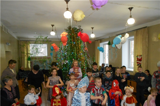 Дети работников Кирского лесничества побывали в гостях у Деда Мороза