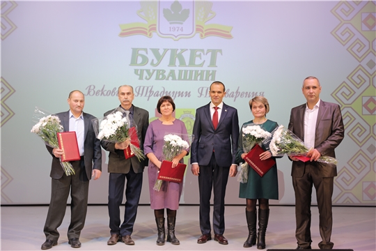 Михаил Игнатьев поздравил с 45-летием коллектив Чебоксарской пивоваренной фирмы «Букет Чувашии»