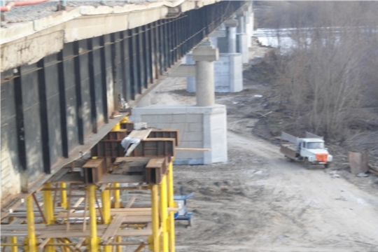 ООО СК «Волга» продолжает выполнение работ на автодорожном мосту через реку Сура в Порецком районе Чувашской Республики