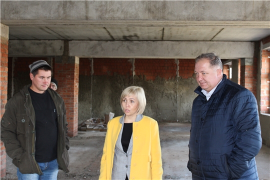 Заместитель министра Алина Кузнецова проинспектировала ход строительства в Атратском психоневрологическом интернате