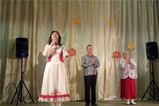 В Юнгинском сельском Доме культуры прошёл концерт Заслуженной артистки Чувашской Республики Ольги Луковой