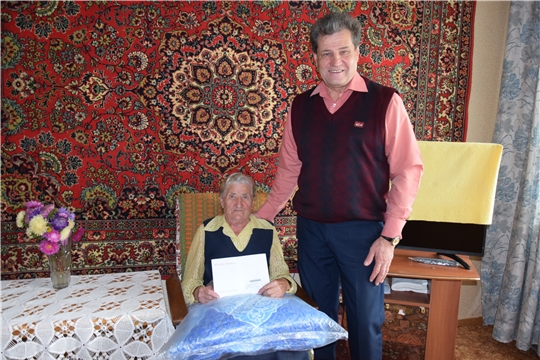 Славим старшее поколение: долгожителей Екатерину Лукшинову и Римму Михайлову поздравили с их юбилейными датами