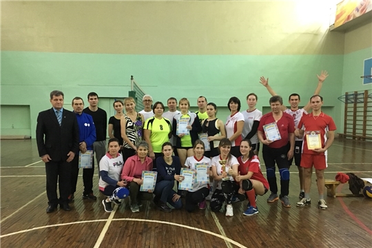 Ко Дню народного единства в Московском районе г. Чебоксары проведено соревнование по волейболу