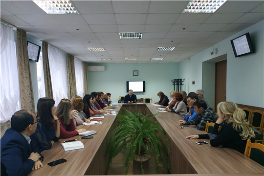 С муниципальными служащими проведен семинар по вопросам противодействия коррупции