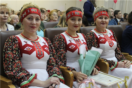 Чебоксарам – 550: столичная средняя школа № 7 перешагнула 80-летний рубеж