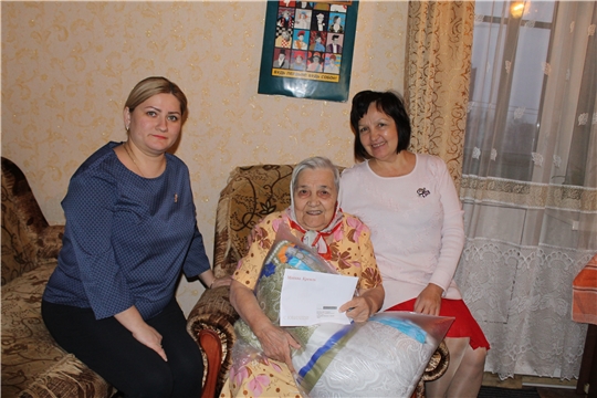 Чтим старшее поколение: в свой солидный юбилей Нина Никитина получила открытку от Президента России Владимира Путина