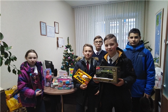 Учащиеся гимназии № 5 приняли участие в благотворительной акции «Любимая игрушка малышу»