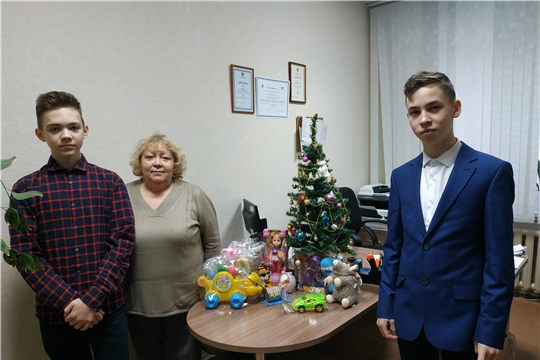 Общеобразовательные школы Московского района участвуют в благотворительной акции «Любимая игрушка малышу»
