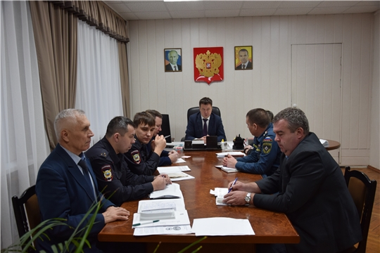 В администрации Московского района г. Чебоксары обсудили вопросы безопасности в предновогодние дни