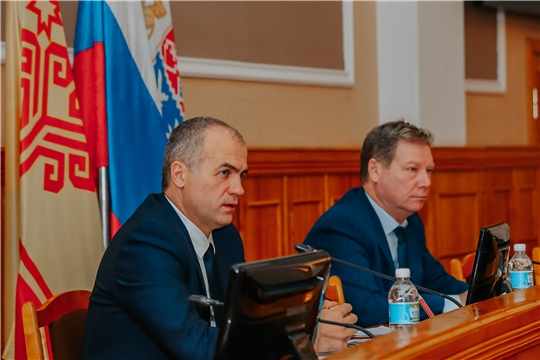 На городской планерке в Чебоксарах: о дежурстве и работе транспорта в праздники, победах года и поощрениях
