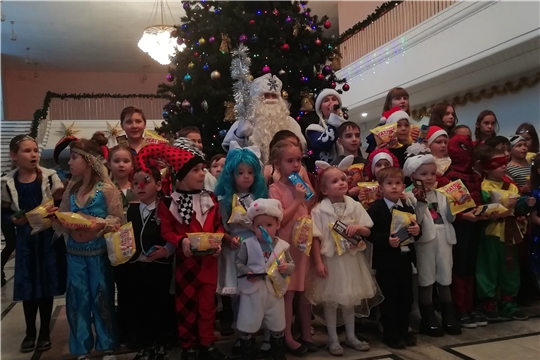 Для детей-сирот Московского района г. Чебоксары организовано сказочное представление с приятными сюрпризами