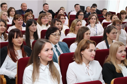 Глава администрации Новочебоксарска Ольга Чепрасова поздравила сотрудников ИФНС по г. Новочебоксарск с профессиональным праздником