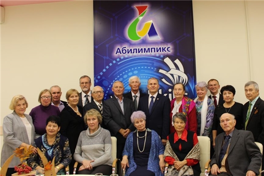 Министр Сергей Кудряшов поздравил бывших сотрудников министерства с Международным днем пожилых людей