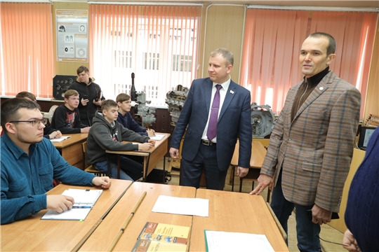 Глава Чувашии Михаил Игнатьев посетил Алатырский технологический колледж