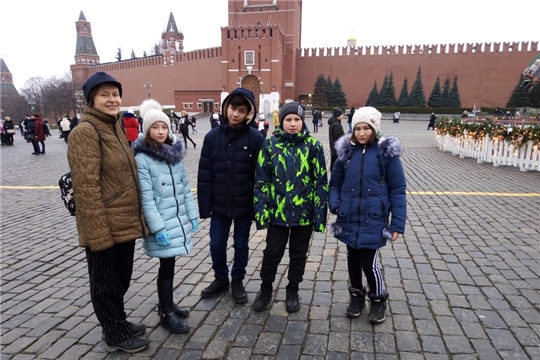 Воспитанники республиканских центров для детей-сирот и детей, оставшихся без попечения родителей, побывали в Москве на Новогодней елке Минпросвещения России