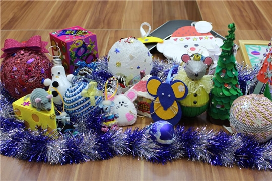 В Минобразования Чувашии подвели итоги конкурса «Волшебство новогодней игрушки!» среди  детей сотрудников министерства