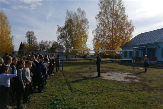 Детям в школах напомнили про пожарную безопасность