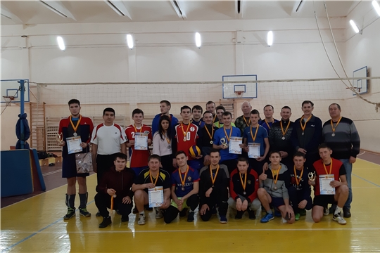 Команда «Мусирмы» – победитель открытого предновогоднего турнира по волейболу среди мужских команд на кубок главы администрации Урмарского района