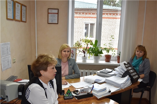 Проведен прием индивидуальных предпринимателей и юридических лиц по вопросам развития предпринимательства председателем Ассоциации предпринимателей и предприятий Ядринского района Чувашской Республики при Торгово-промышленной палате Чувашской Республики Тамарой Наумовой .