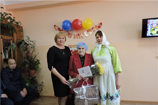 Ветеран педагогического труда Зинаида Алексеевна Мальцева отмечает 90-летний юбилей