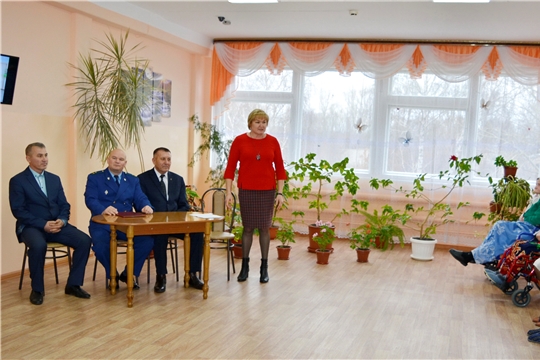Состоялась встреча главы администрации Яльчикского района и прокурора района с получателями социальных услуг