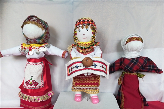 В Янтиковском доме культуры состоялся районный этап республиканского конкурса-выставки национальных кукол и игрушек "Куклы своими руками"