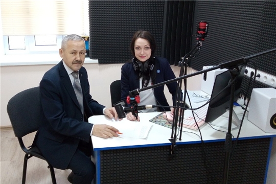 Глава администрации Янтиковского района Владимир Ванерке принял участие в первом прямом эфире радио «Pro Янтиково»