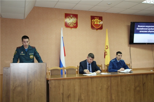 Игорь Николаев провел совещание с главами сельских поселений и руководителями образовательных организаций Цивильского района