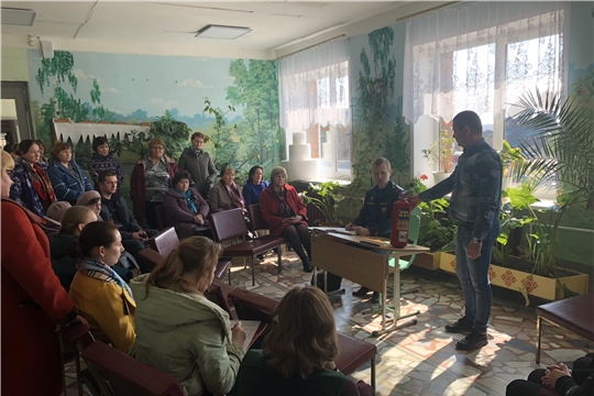 В Районном Доме Культуры провели тренировку по эвакуации работников, предотвращению развития пожара.