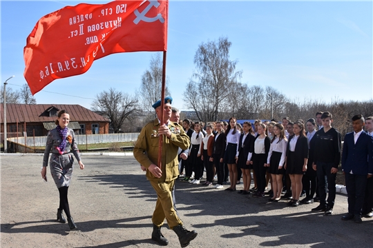 Акция  "Часовой у Знамени Победы" в Яндобинской СОШ